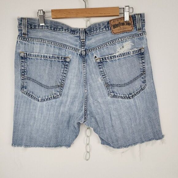 Tommy Hilfiger Freedom Relaxed Light Wash Jean Shorts Distressed Jorts Mens 36 - Picture 5 of 9